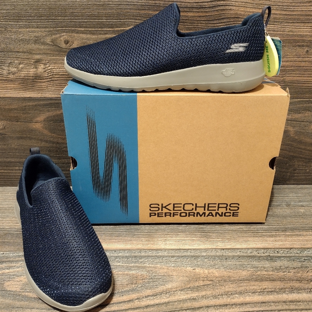 SKECHERS GOWALK MAX Size 10.5